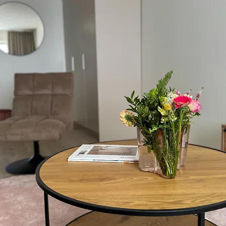 A Beautiful Renovated In Center Huoneisto