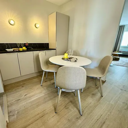 A Beautiful Renovated In Center *