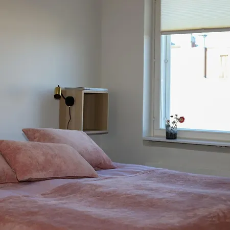 A Beautiful Renovated In Center Huoneisto